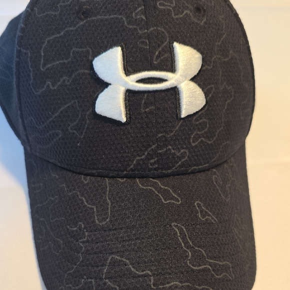 Under Armour Black Classic Fit Hat - Picture 1 of 9